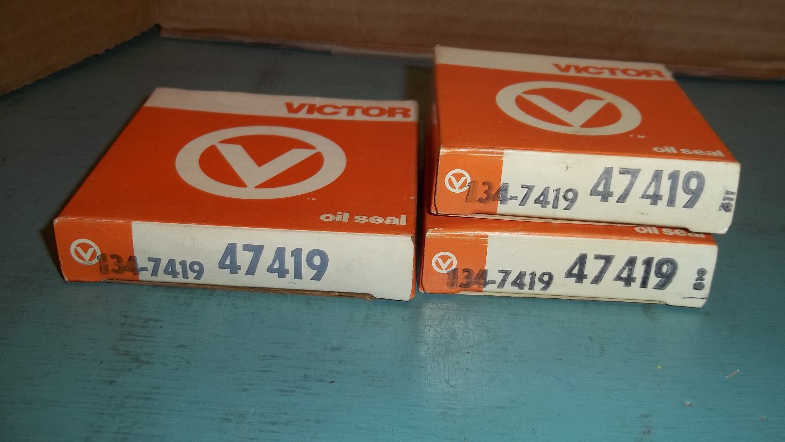 Victor/ Dana Corporation Oil Seal- 47419(134-7419) NOS Lot of 3