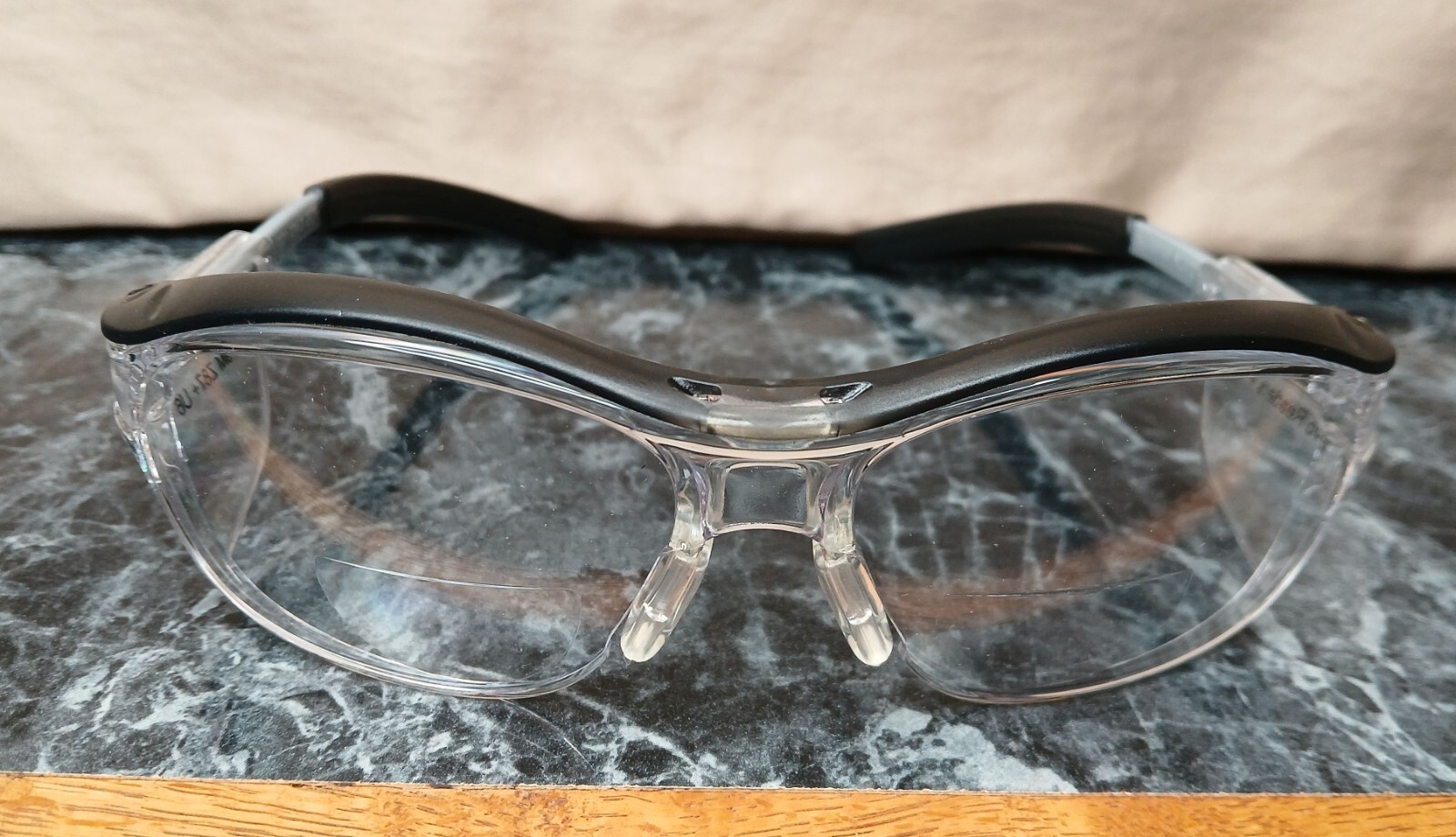 3M 11435-00000-20 Nuvo Reader +2.00 Protective Eyewear Gray/Clear Anti-Fog