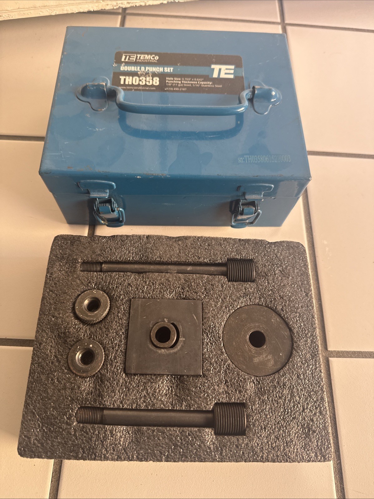 TEMCo Double D Punch Die Set 0.769 inch x 0.642 inch Knockout Hole w/ Case