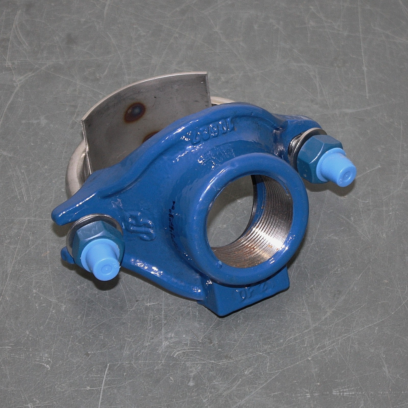 Smith Blair Saddle Clamp 31500035412000, 3″ Pipe, 1 Strap, 1-1/2″ NPT, 304SS