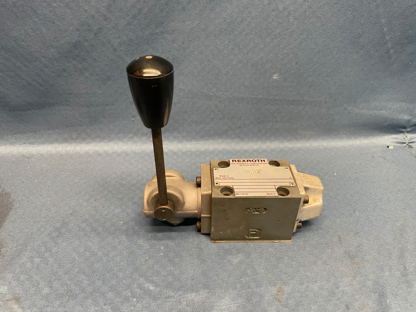 Rexroth 4WMMG52/V Manual Directional Control Valve Replaces Vickers DG17V38C60