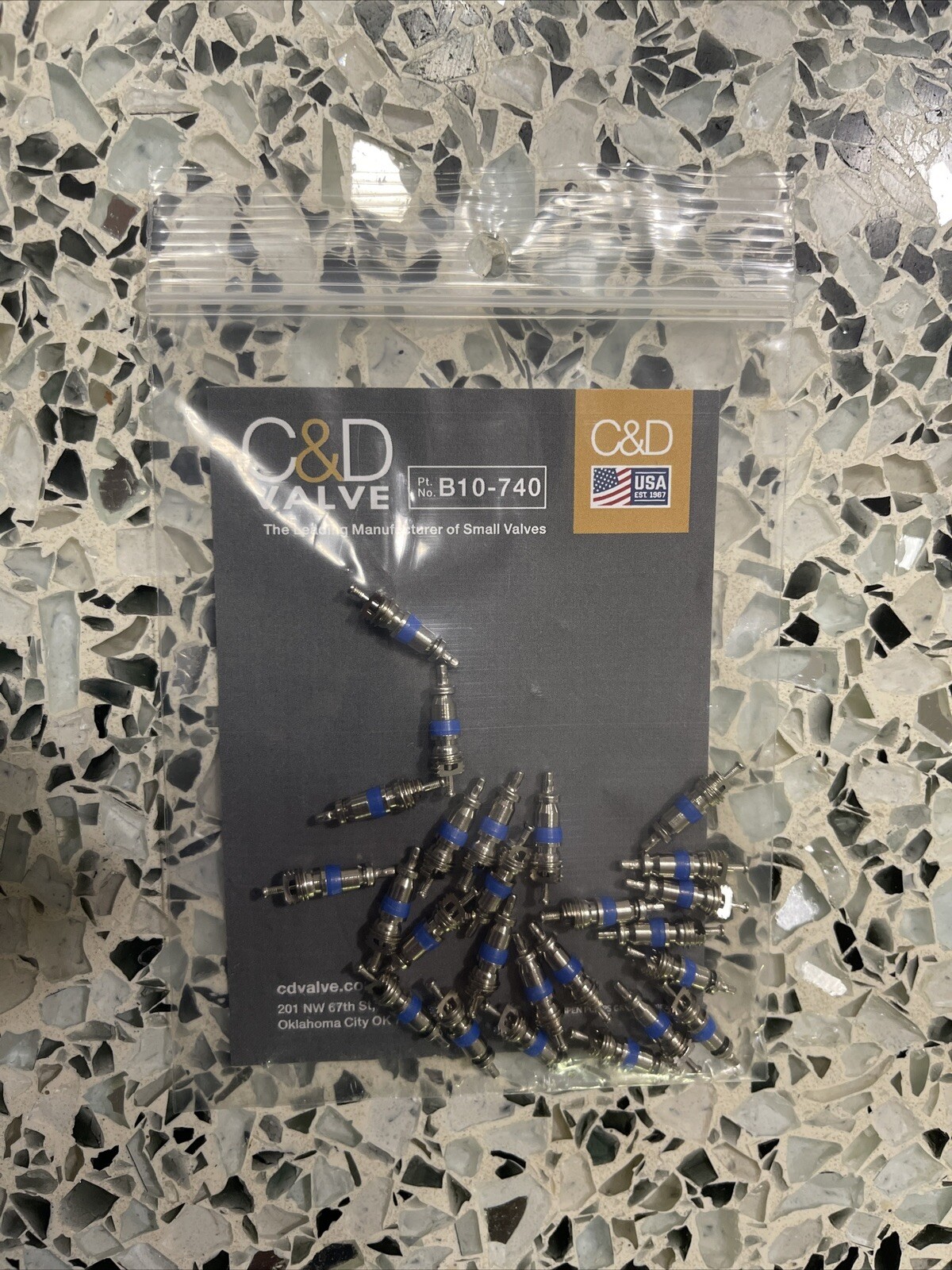 25 Pcs C&D Valve Core 1/4″ B10-740 CD4460/25