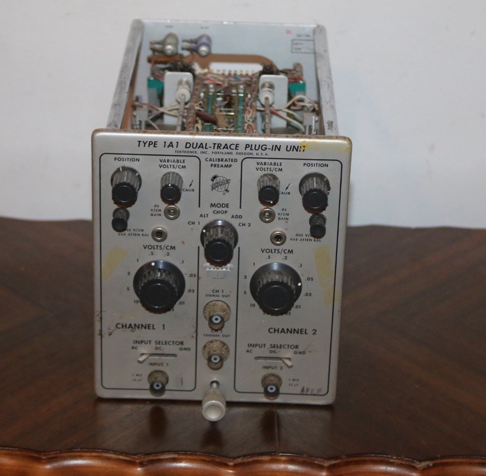 Vintage Tektronix Type 1A1 Dual-Trace Plug-In Unit #A