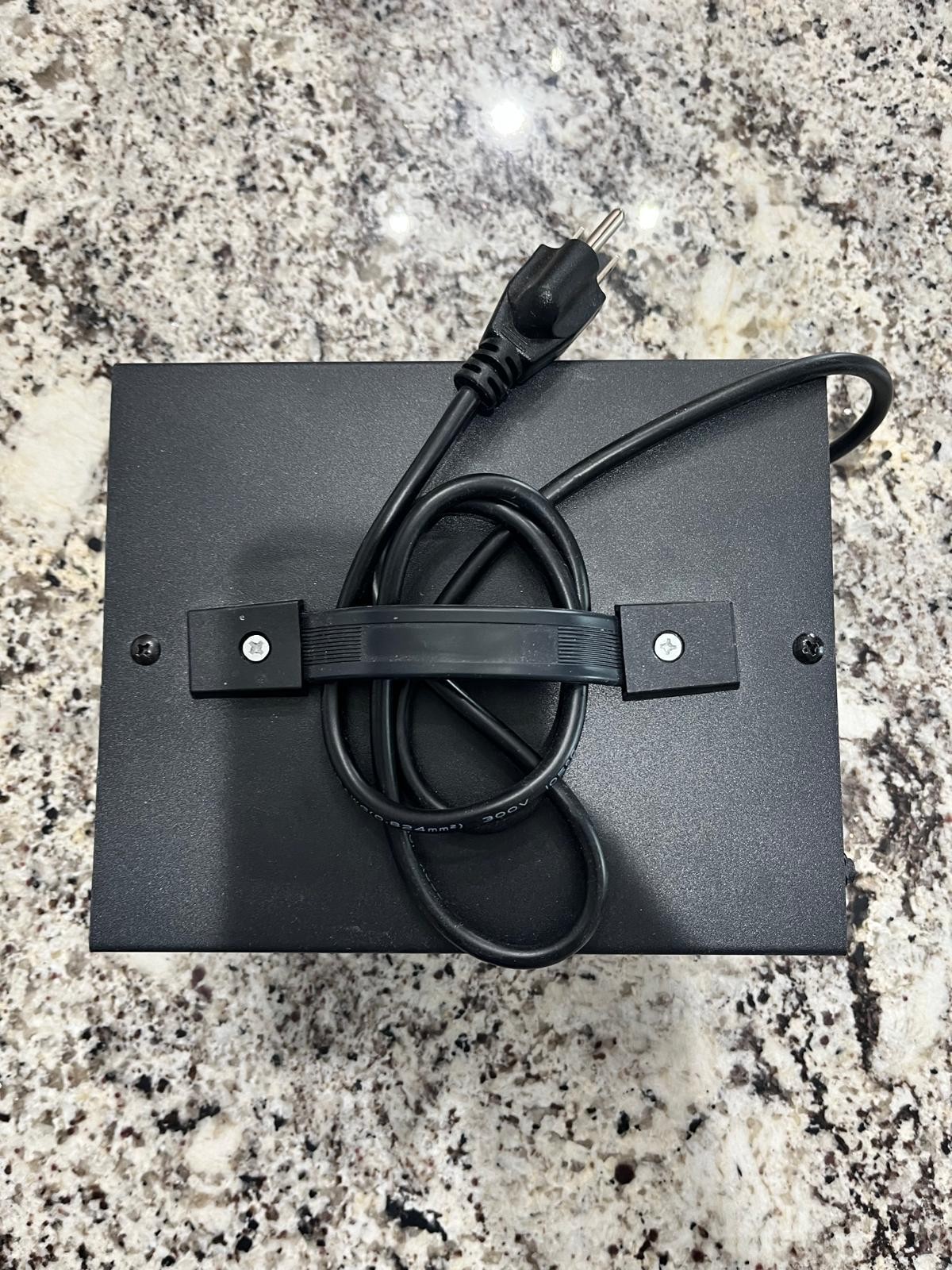 ELC T-1500VA Step Up & Down Transformer 110V-240V