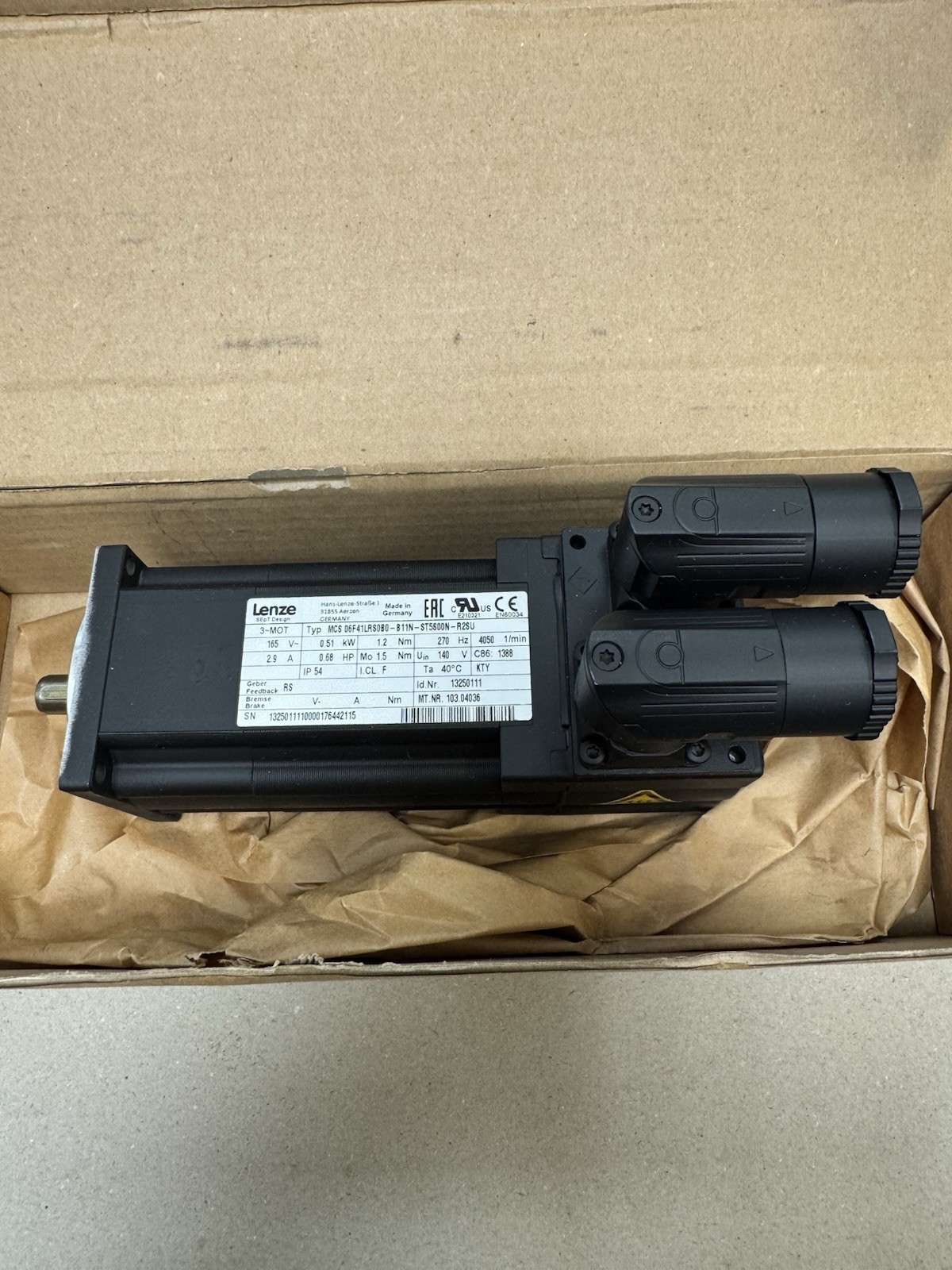 Lenze 06F41LRS0B0-B11N-ST5S00N-R2SU Servo Motor Brand New