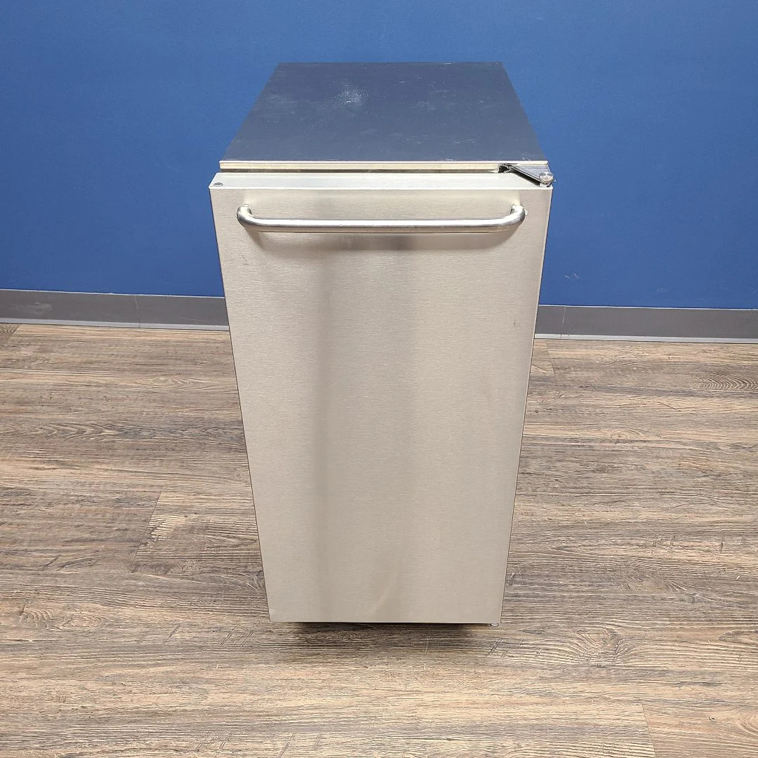 Scotsman CU50GA-1 Cube Ice Maker with Bin (Scratch & Dent 3569)