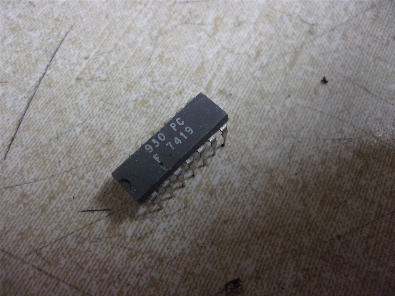 Integrated Circuit IC 930PC F 7419 14-Pin *FREE SHIPPING*