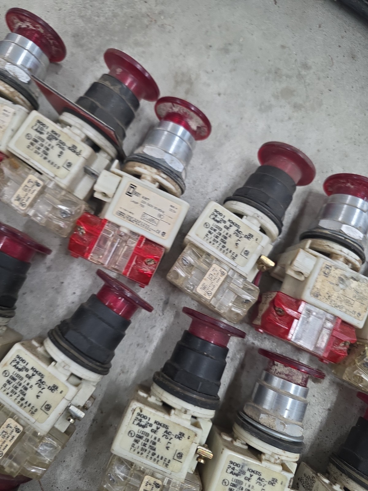 LOT OF 35 Square D 9001 KM1,KM35, KM7 Red Push MOMENTARY VARIOUS DIFFERENT