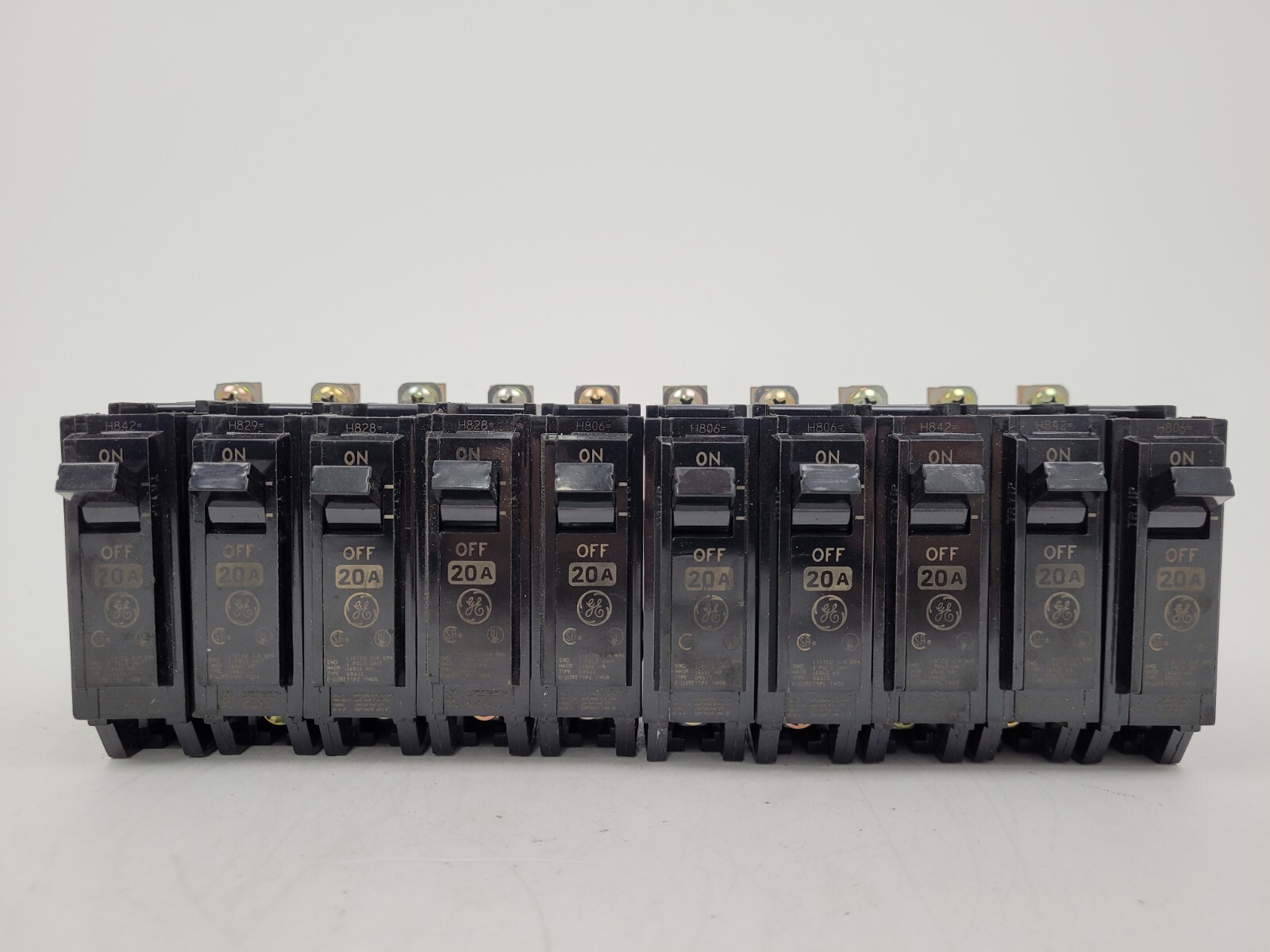 (Lot of 10) THQB1120 GE 20 Amp Circuit Breaker *NEXT DAY OPTION*