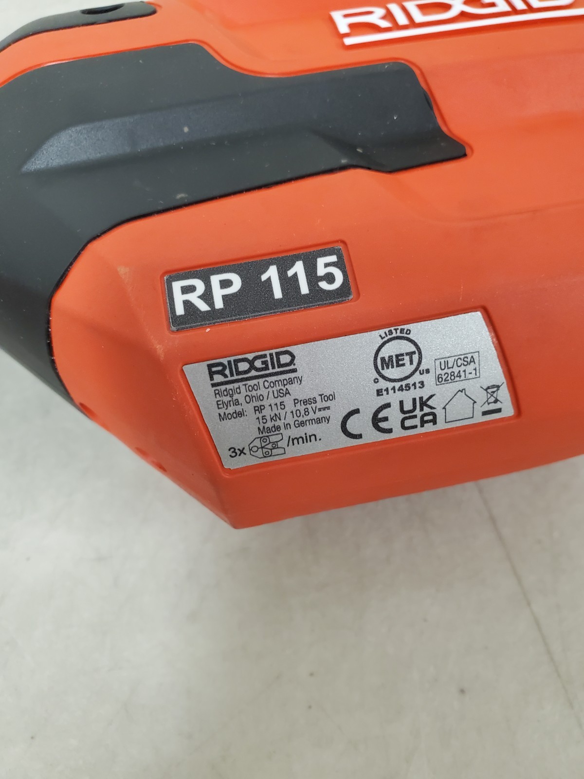RIDGID RP 115 Mini Press Kit w/ 1/2″ & 3/4″ ProPress Jaw, Battery, & Charger