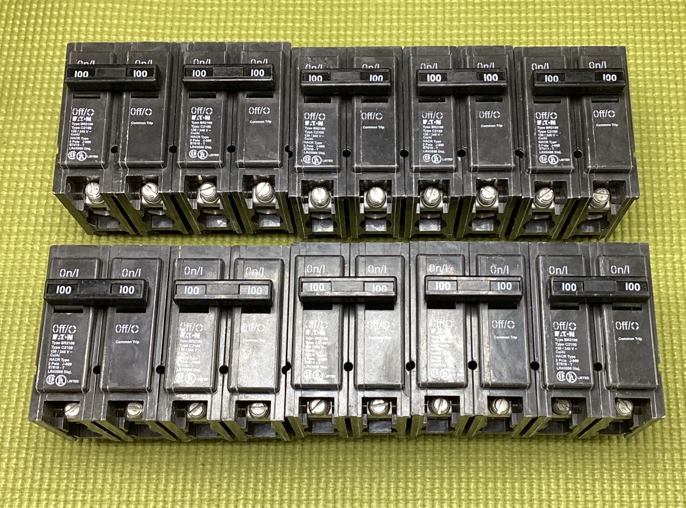 Lot of 10 ORIGINAL New Circuit Breakers Eaton BR2100 100 Amp 2 Pole 120/240V @@