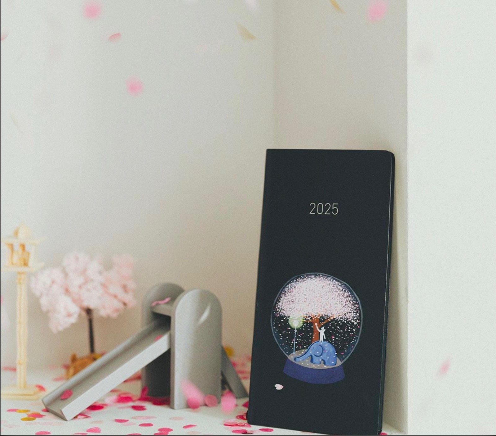 2025 Hobonichi Techo Weeks – Hiroko Kubota: Night Cherry Blossom Snow Globe.