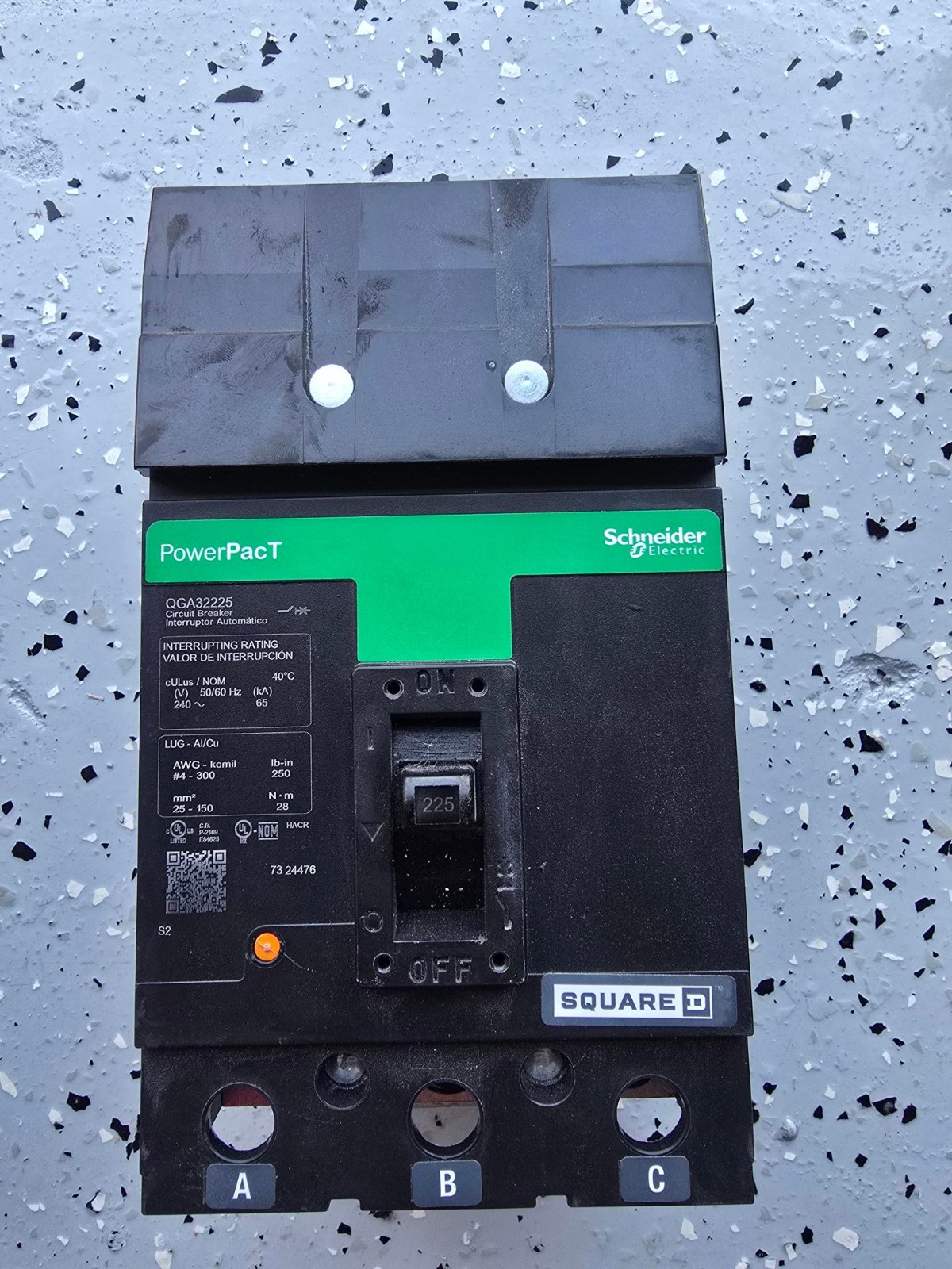 Square D QGA32225 Circuit Breaker