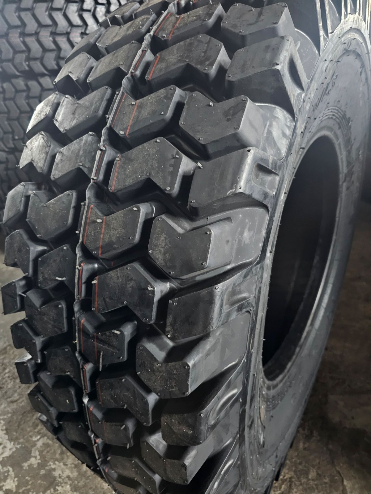 17.5-25 20 PLY E3/L3 LOADER TIRES (1 TIRE) 17.5×25 ROAD CREW TIRES