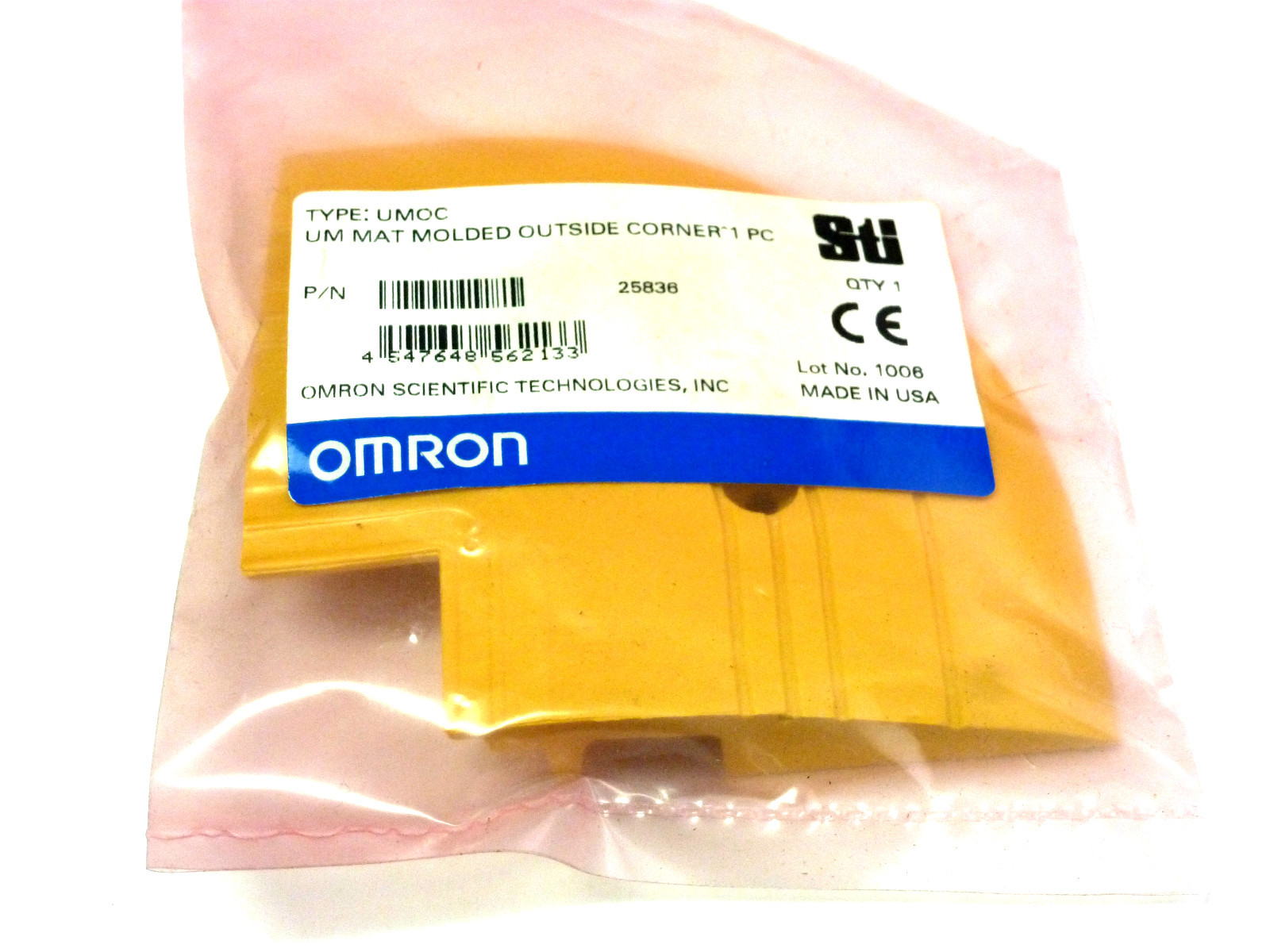 OMRON STI UMOC 25836 UM MAT MOLDED OUTSIDE CORNER 1 PC UM0C NEW
