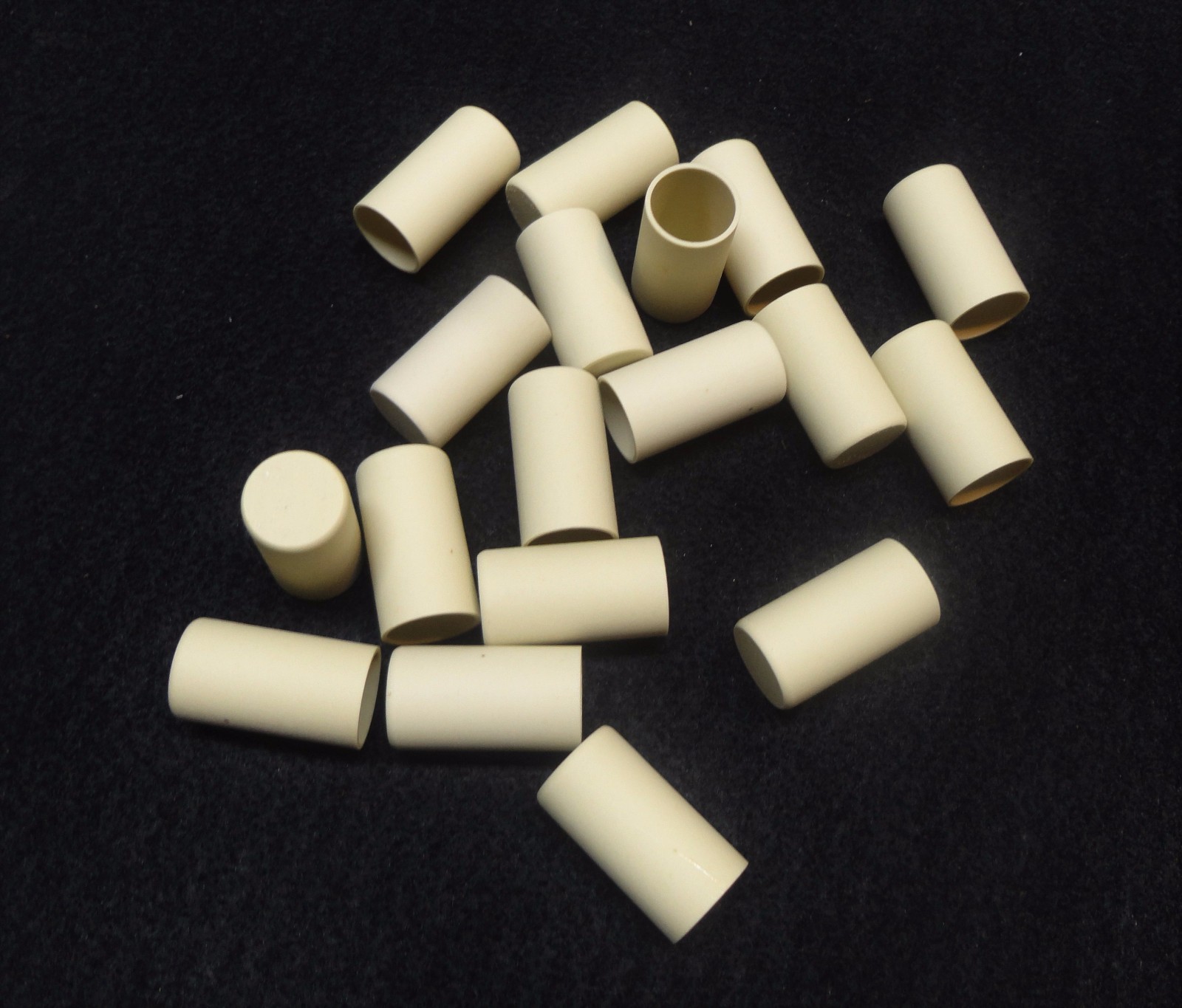 LOT OF SIX 30 ml L5 – STEATITE CERAMIC CRUCIBLE INSULATOR WHITE COLOR No.: 313