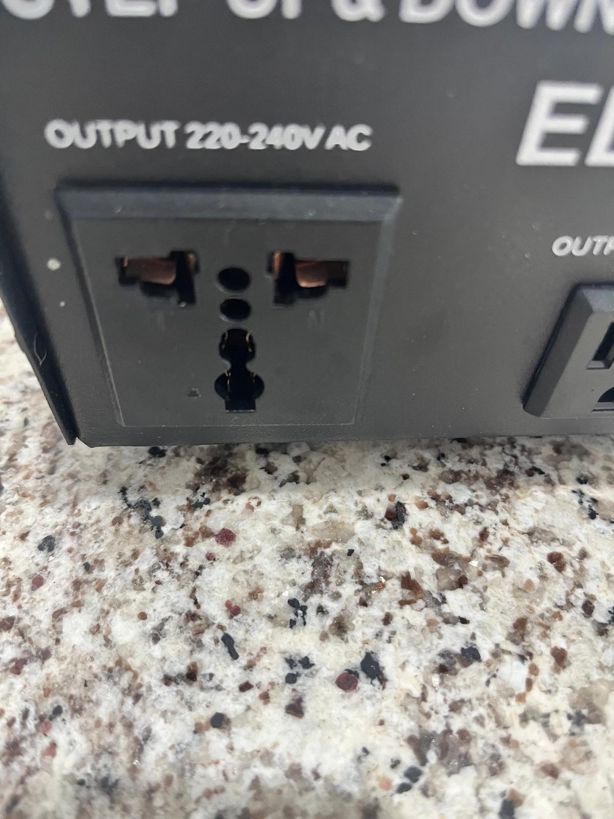ELC T-1500VA Step Up & Down Transformer 110V-240V