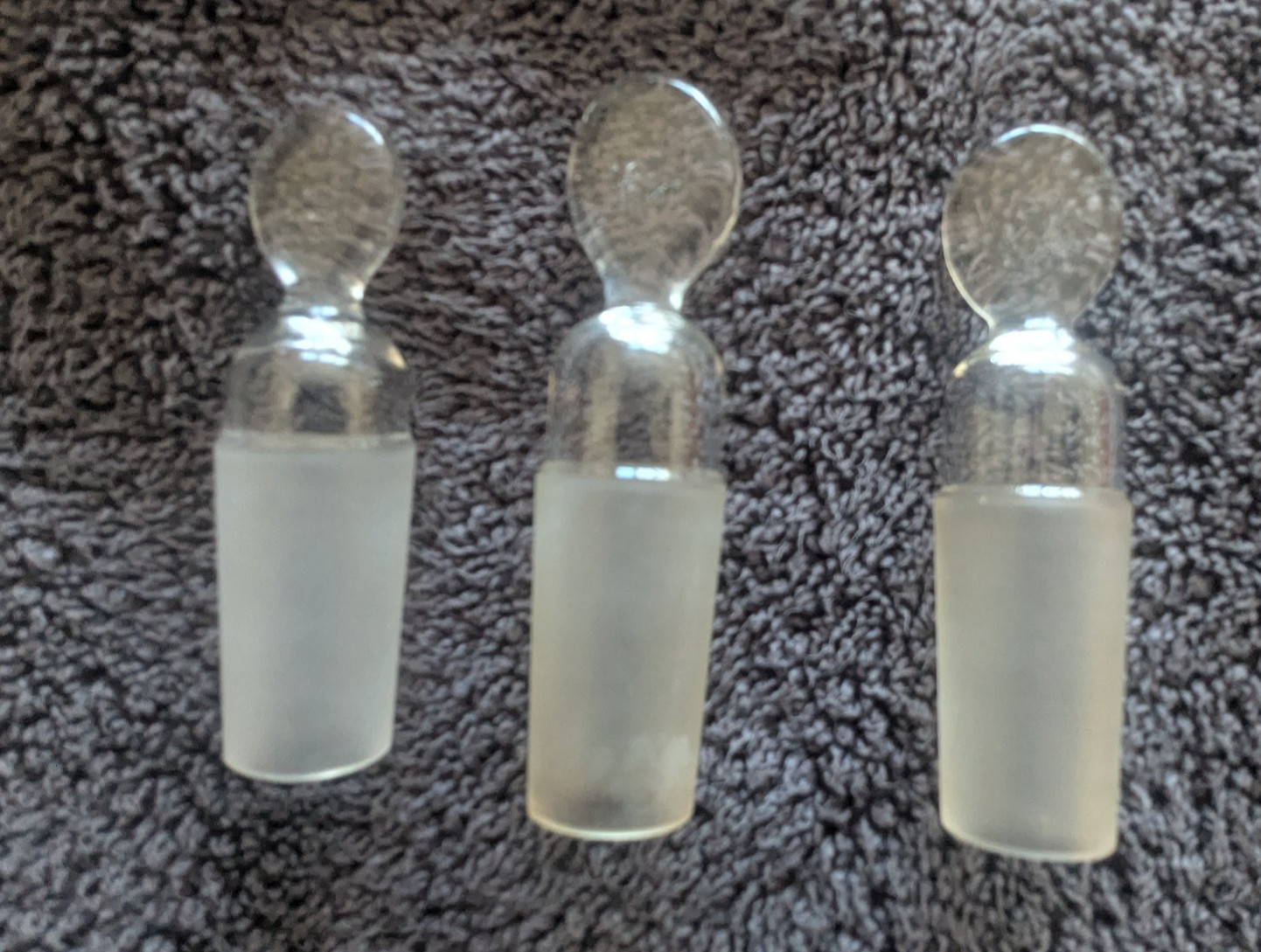 Lot of Chemistry Lab Glassware: Round Bottom flasks, Separatory Funnels, Etc.
