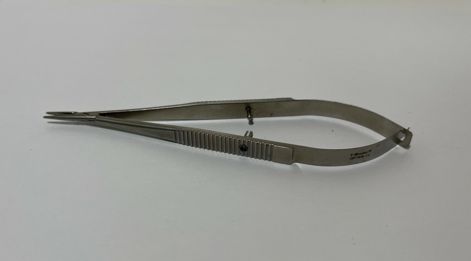 V. Mueller OP7419 Eye Needle Holder Length Straight Jaw XSFV03 OP 7419