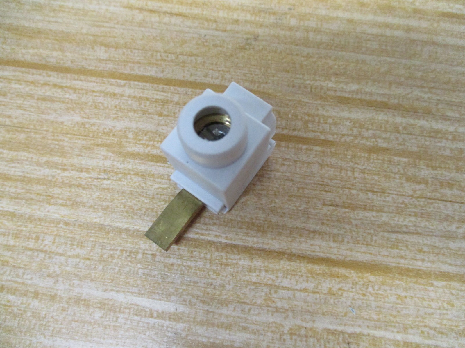 Allen Bradley 1492-AAT1LP Terminal Power Feed D167839 (Pack of 2)