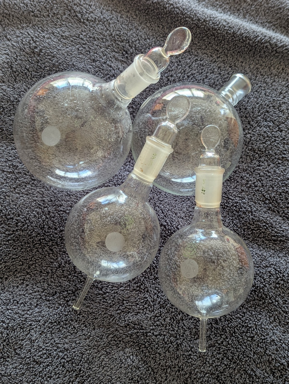 Lot of Chemistry Lab Glassware: Round Bottom flasks, Separatory Funnels, Etc.