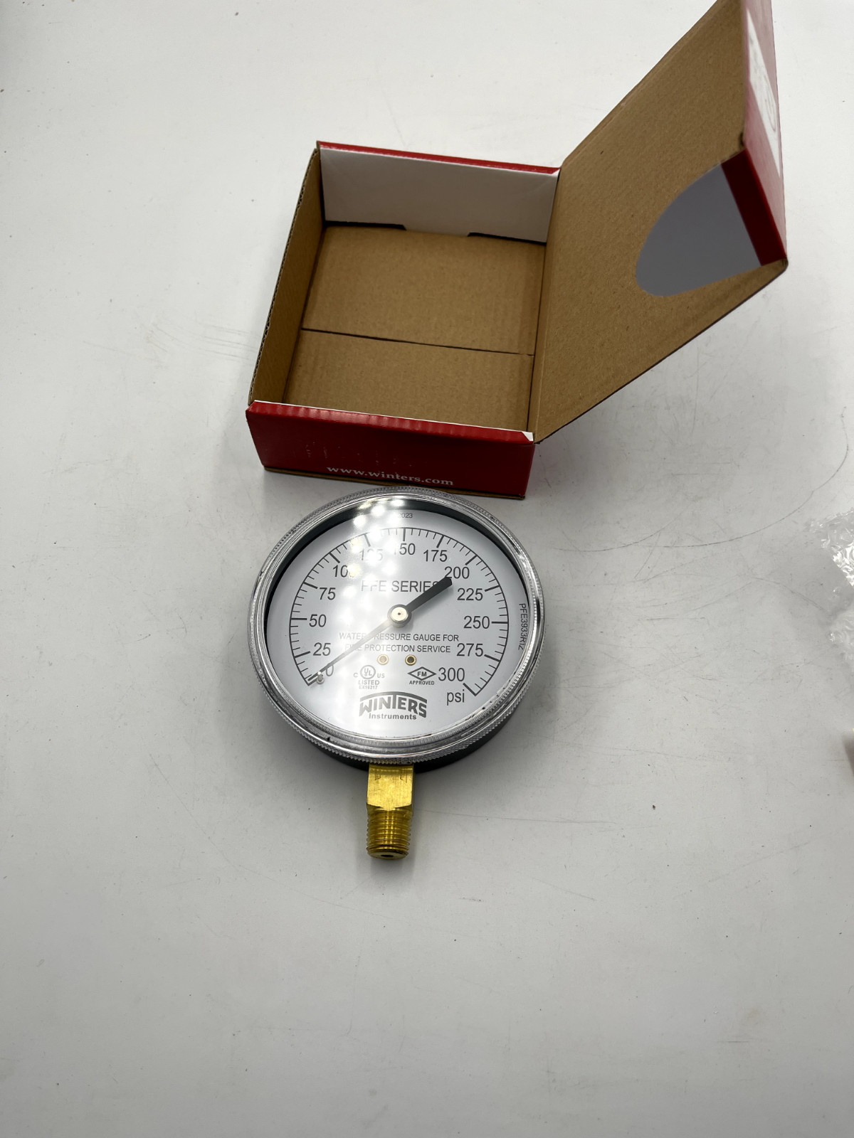 WINTERS PFE3933R1 Pressure Gauge 300 PSI 38VL11
