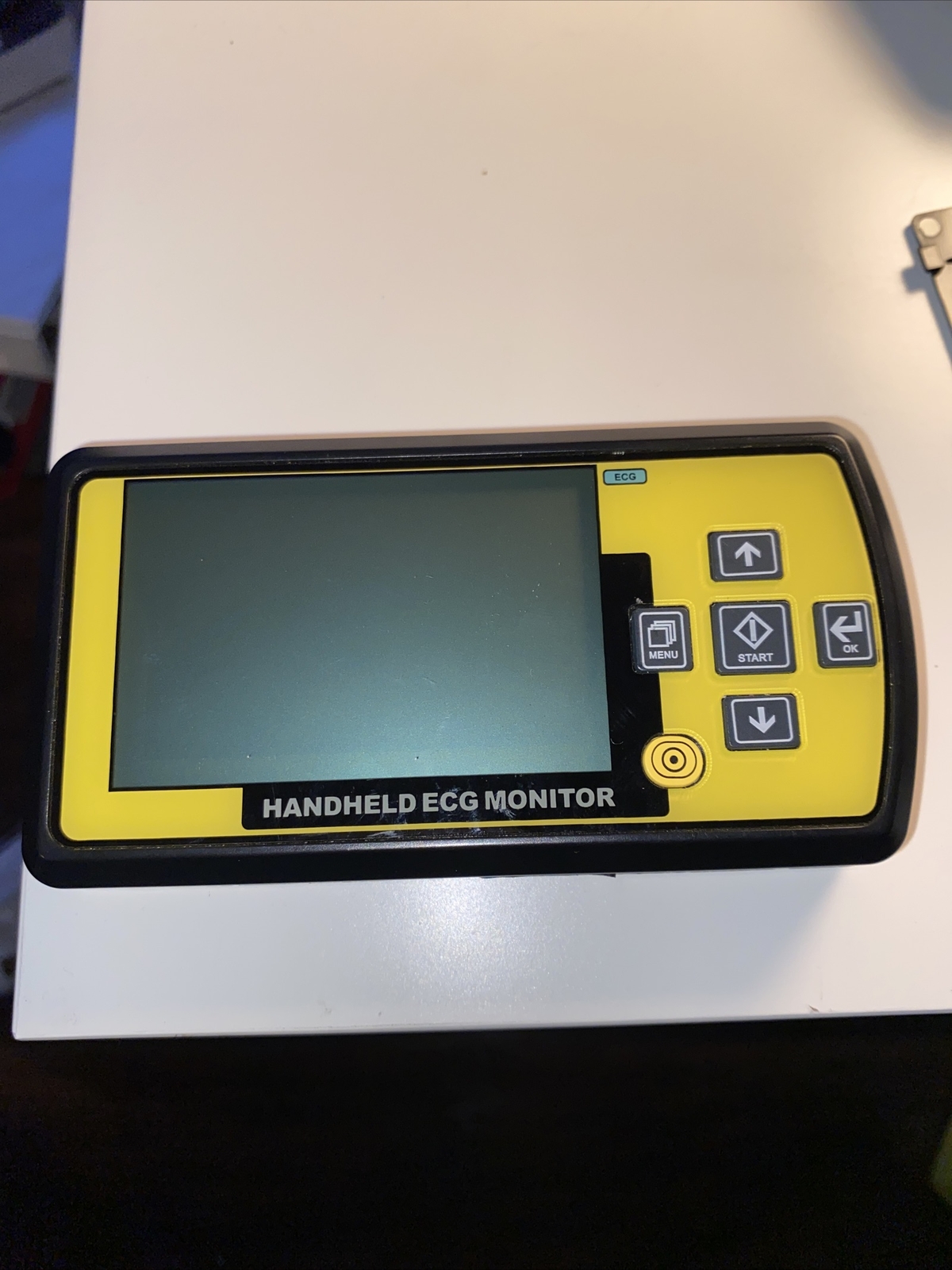 SN 1101231002 10 Handheld ECG Monitor Model MD100A1-E 0220t 2×1.5V AAA ANCE 0123