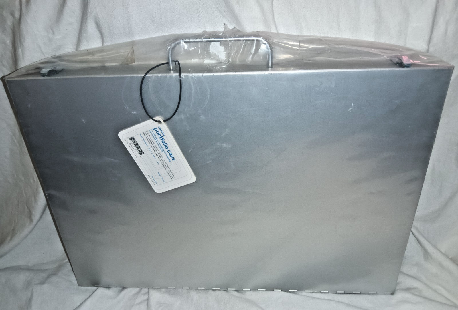 Pina Zangaro Camden portfolio #52319 carry Case 13.875” x 19.875” x 1.875”