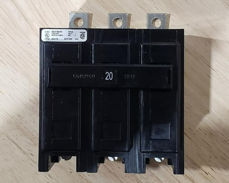 NEW EATON CUTLER HAMMER BAB3020H Circuit Breaker 3 POLE 20 AMP