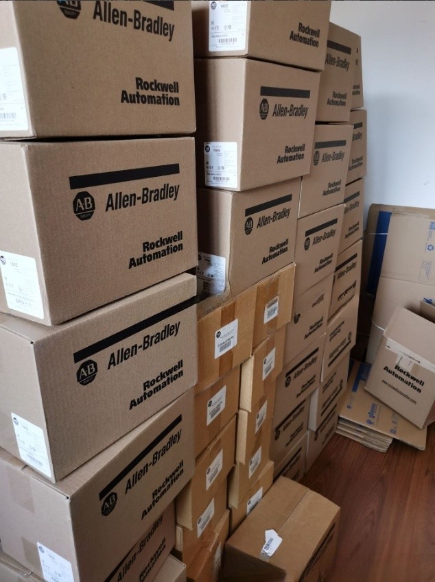 NEW AB 2711P-T15C22D9P Panel View Plus 7 Surplus Sealed 2711PT15C22D9P