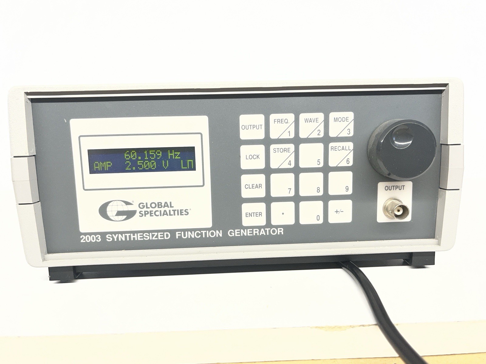 GLOBAL SPECIALTIES 2003 SYNTHESIZED GENERATOR-Read
