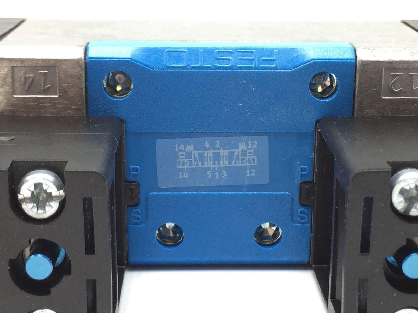 Festo MN1H-5/3E-D-1-S-C Solenoid Valve 1200 l/min 230Psi 159682