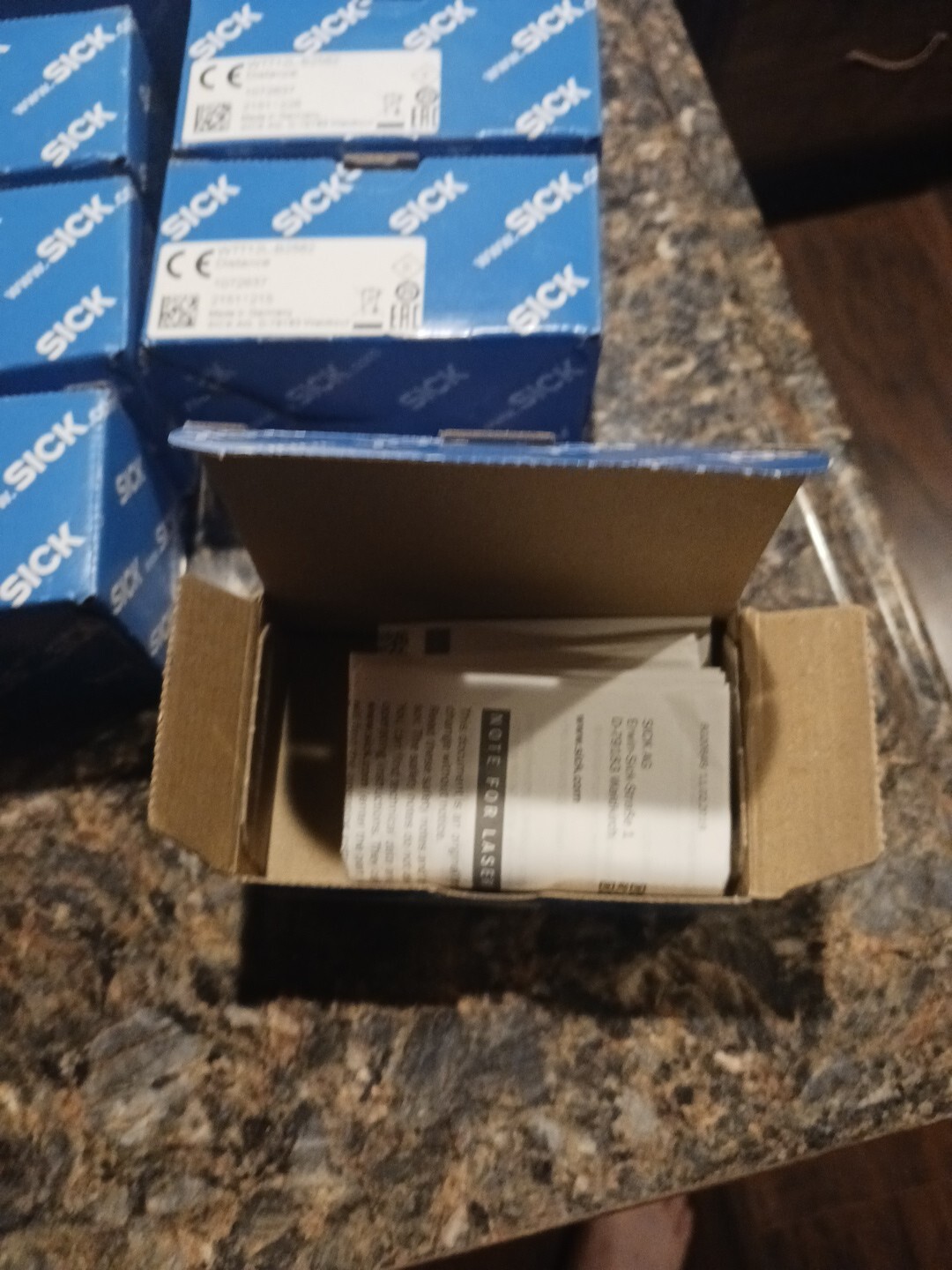 NEW IN BOX SICK WTT12L-B2562 1072637 Sensor BRAND NEW US SELLER!!!!!