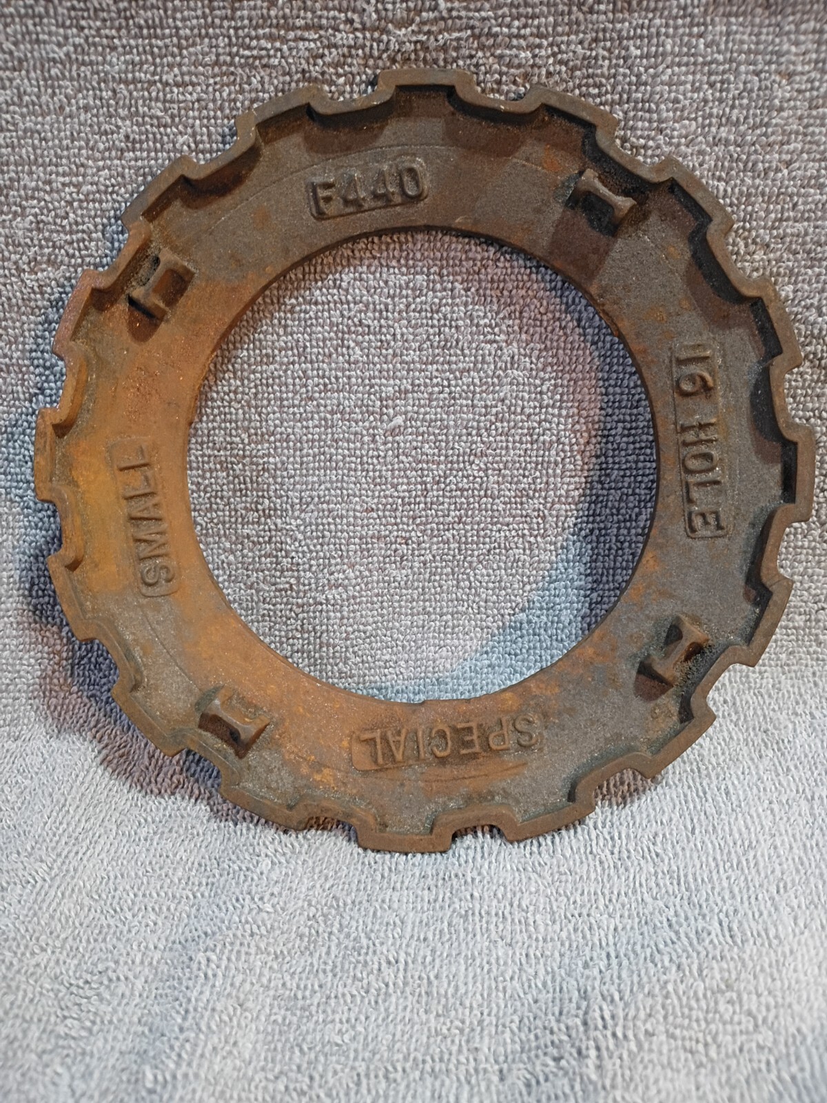 Black Hawk F440 CAST IRON SEED PLANTER PLATE F 440 Special Small 16 Cell Flats