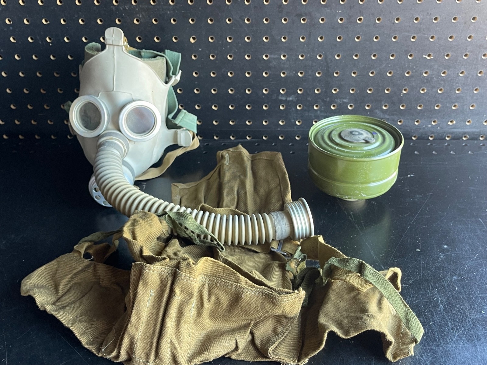 Youth/Child Soviet Russian USSR Military Gas Mask Soviet PDF-7 GP5 Gray 40mm Gos