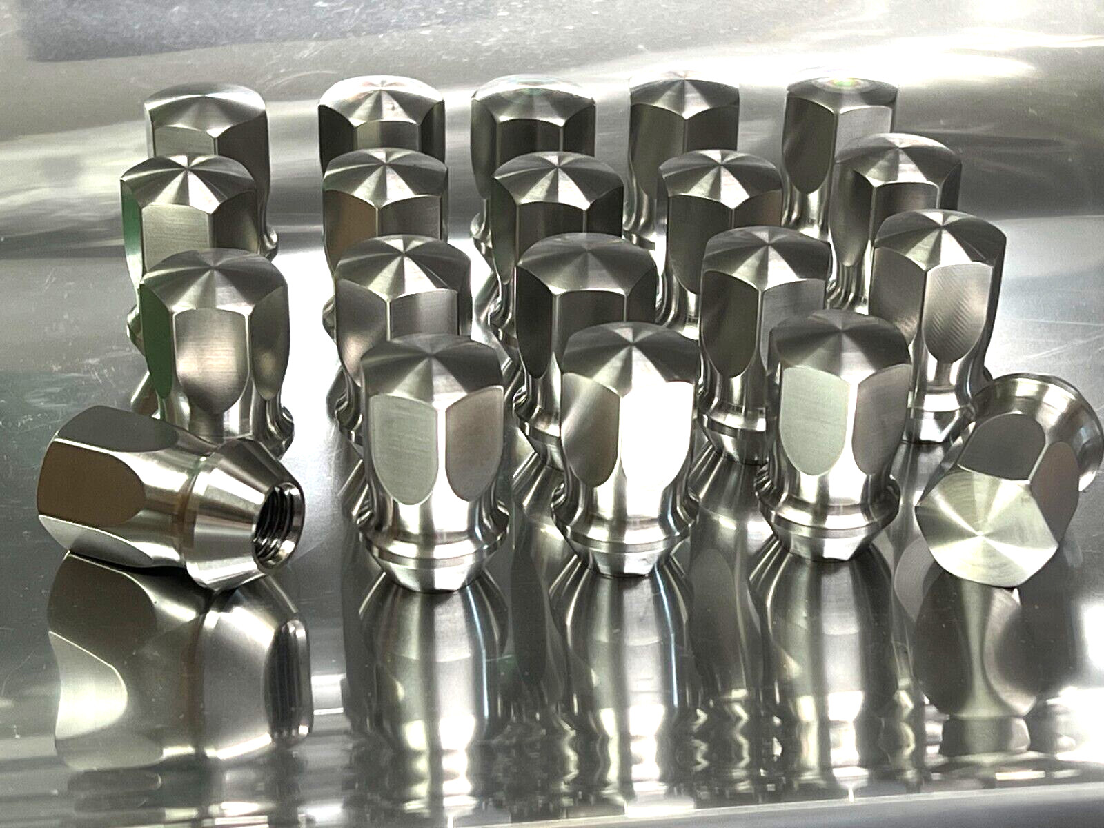 Titanium Lug Wheel Nut 12×1.5 60deg HEX19 20pcs set