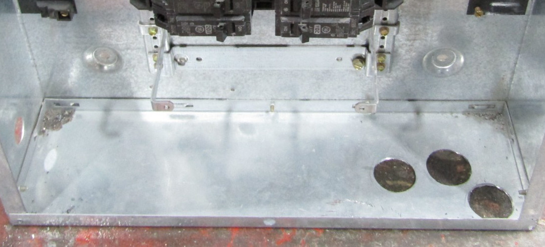 😏 GE 225 AMP MAIN LUG PANELBOARD 208Y/120 VAC 3∅ 4W 42 CIRCUIT AQF3422MTX
