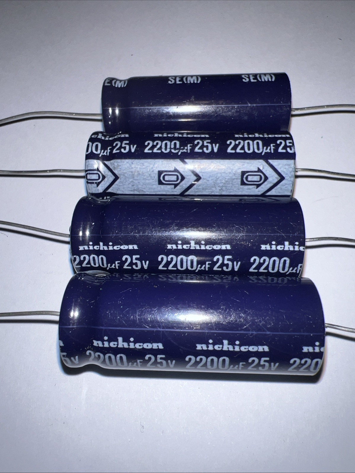 Nichicon 2200uF 25V SE(M) Axial Electrolytic Capacitors quantity of 4