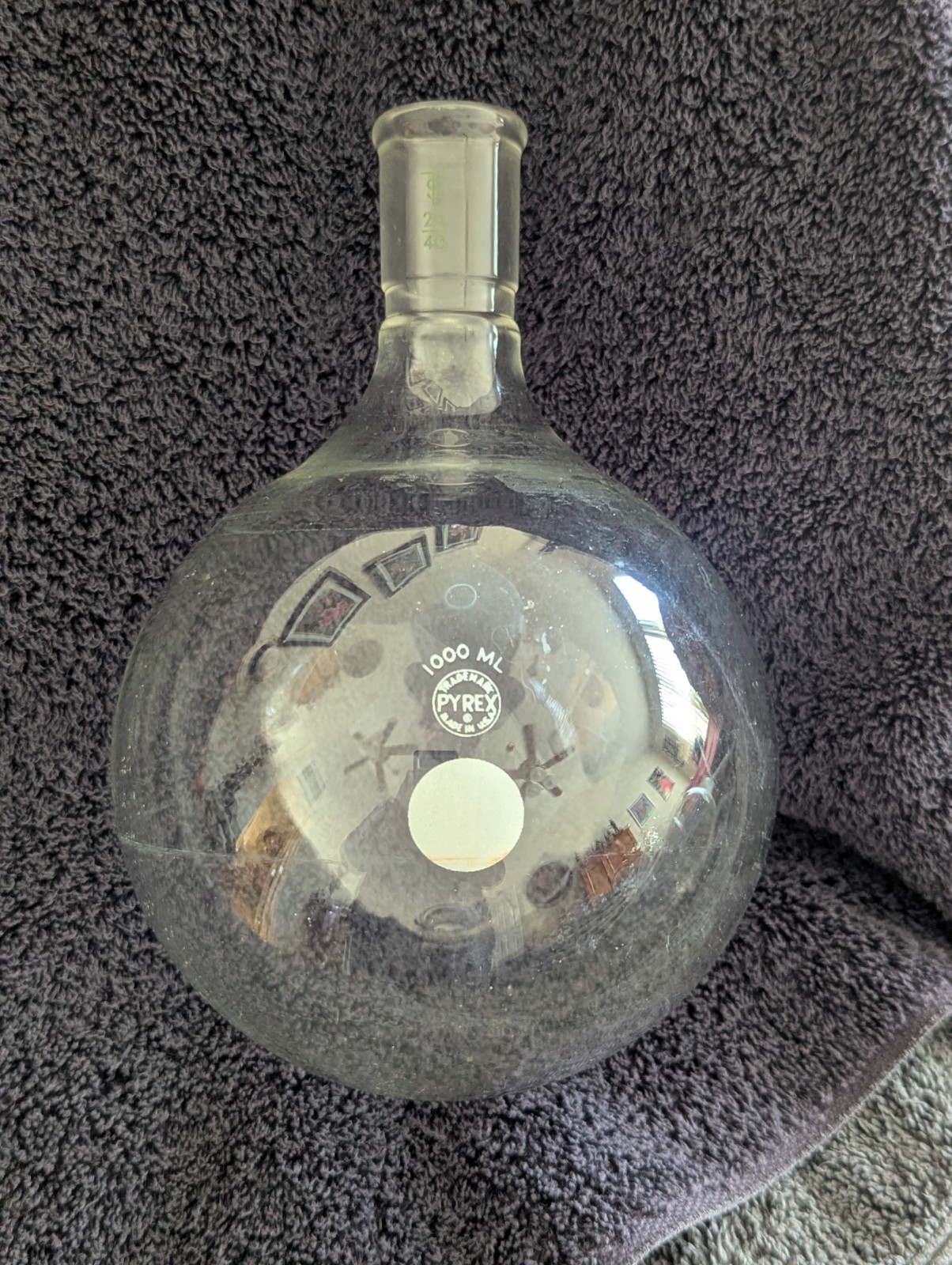 Lot of Chemistry Lab Glassware: Round Bottom flasks, Separatory Funnels, Etc.