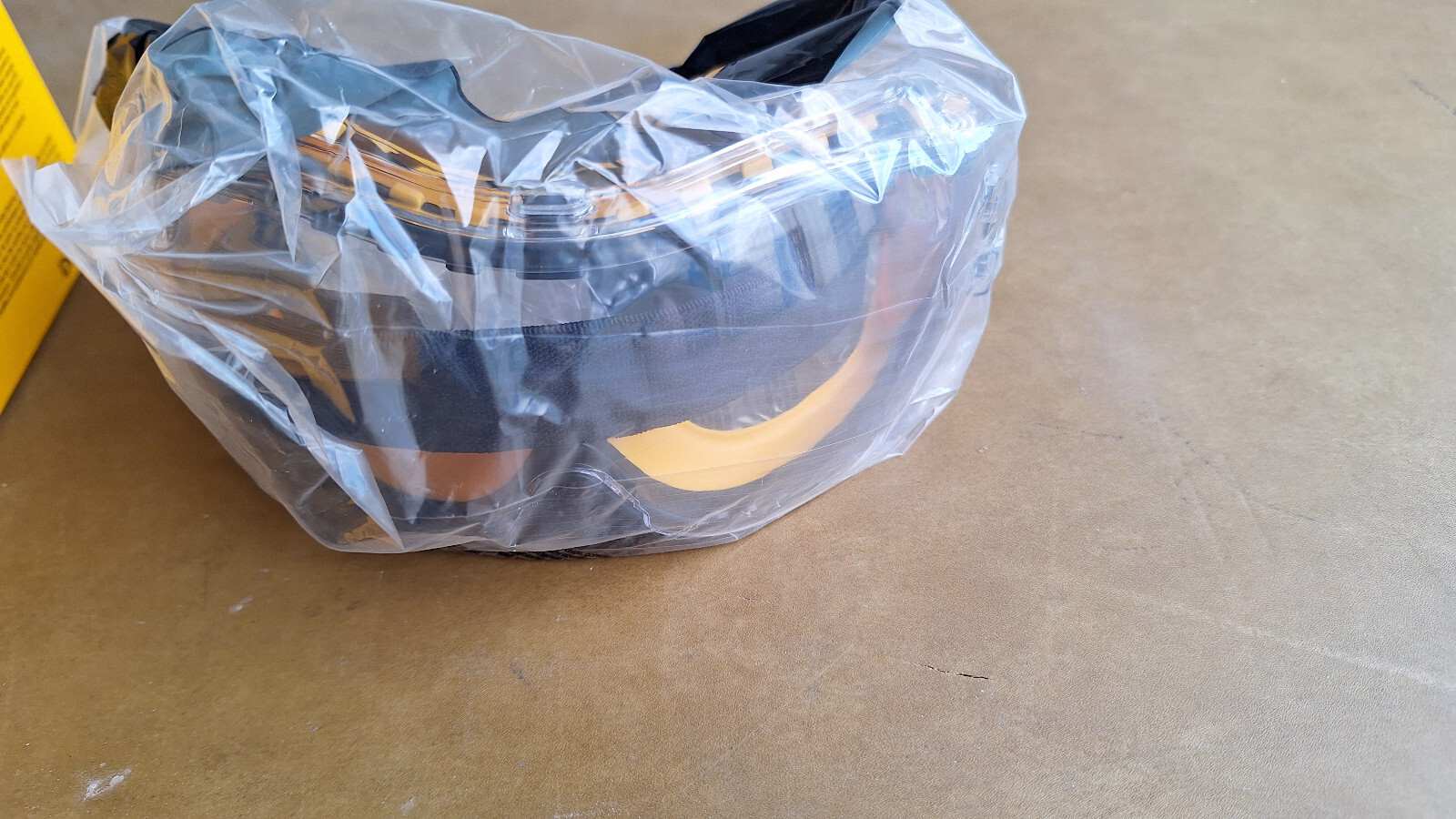 Safety Goggles, Clear Lens, Anti-Fog, Scratch Resistant, DeWALT (DPG82-11C)