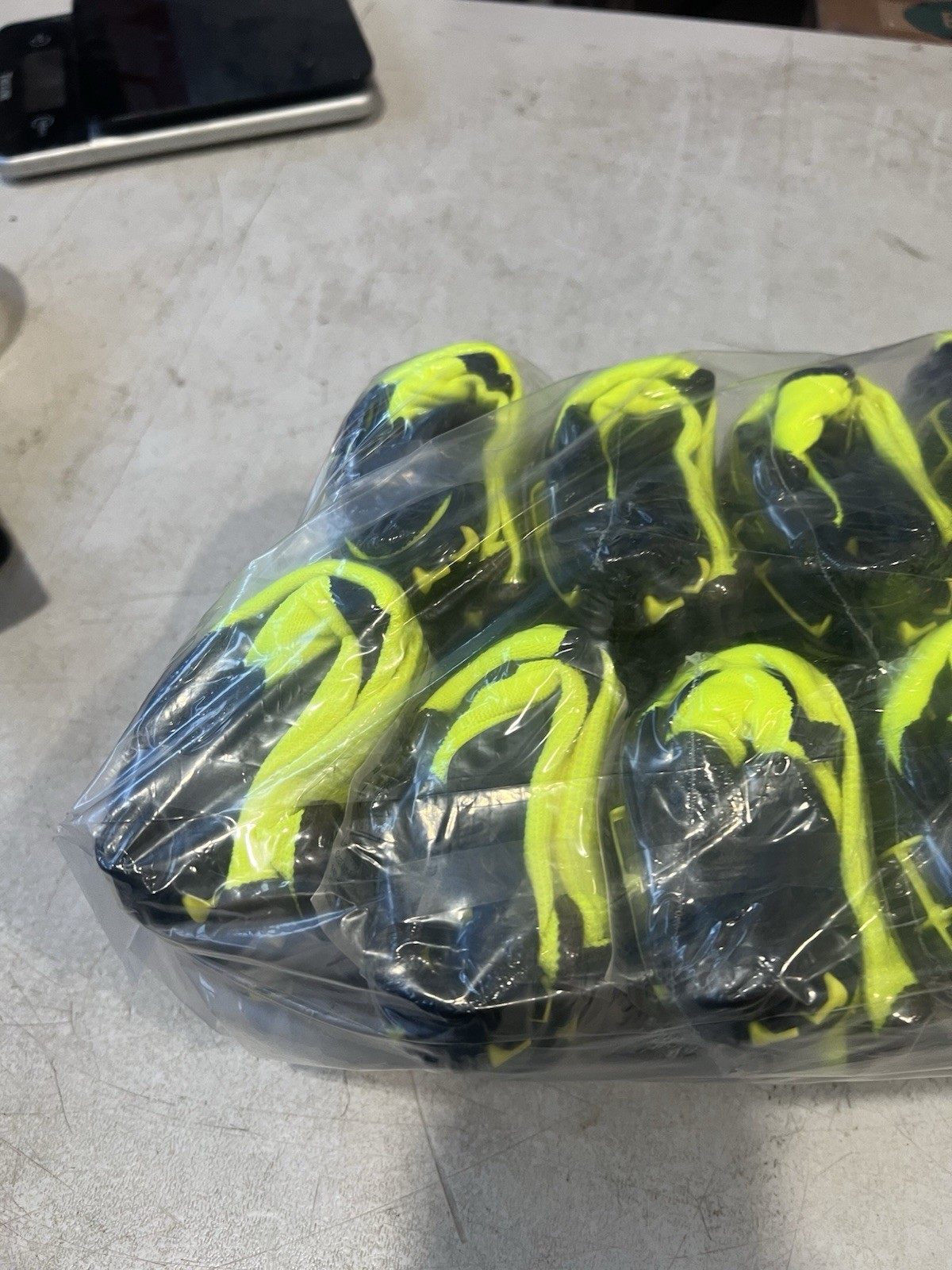 12 Pack HexArmor Helix 3006 TouchScreen Gloves – w/ ExoSkeleton. Size: 10/XL