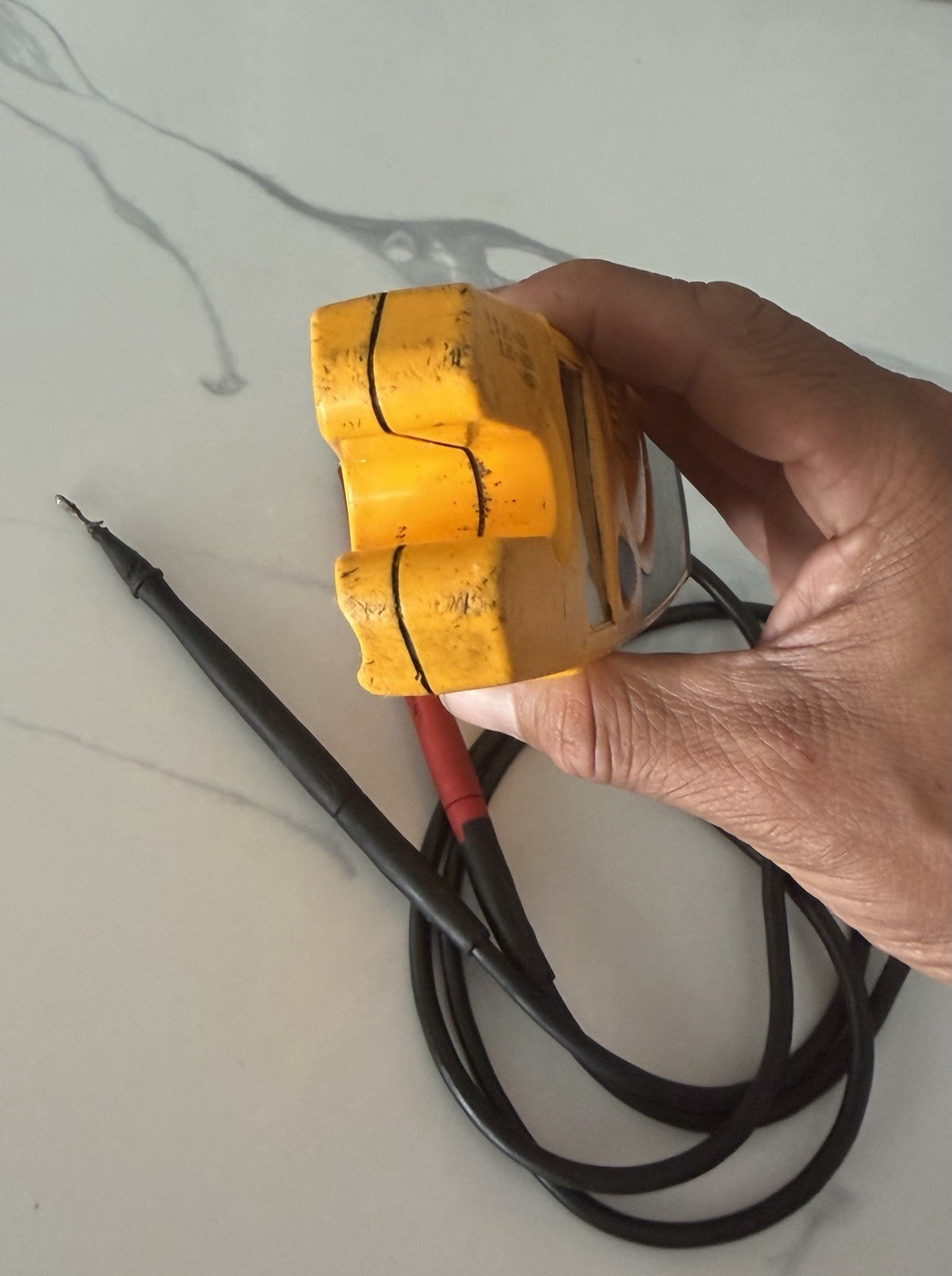 Fluke T5-1000 Voltage Continuity Current Electrical Tester 1000V CAT III AC/DC