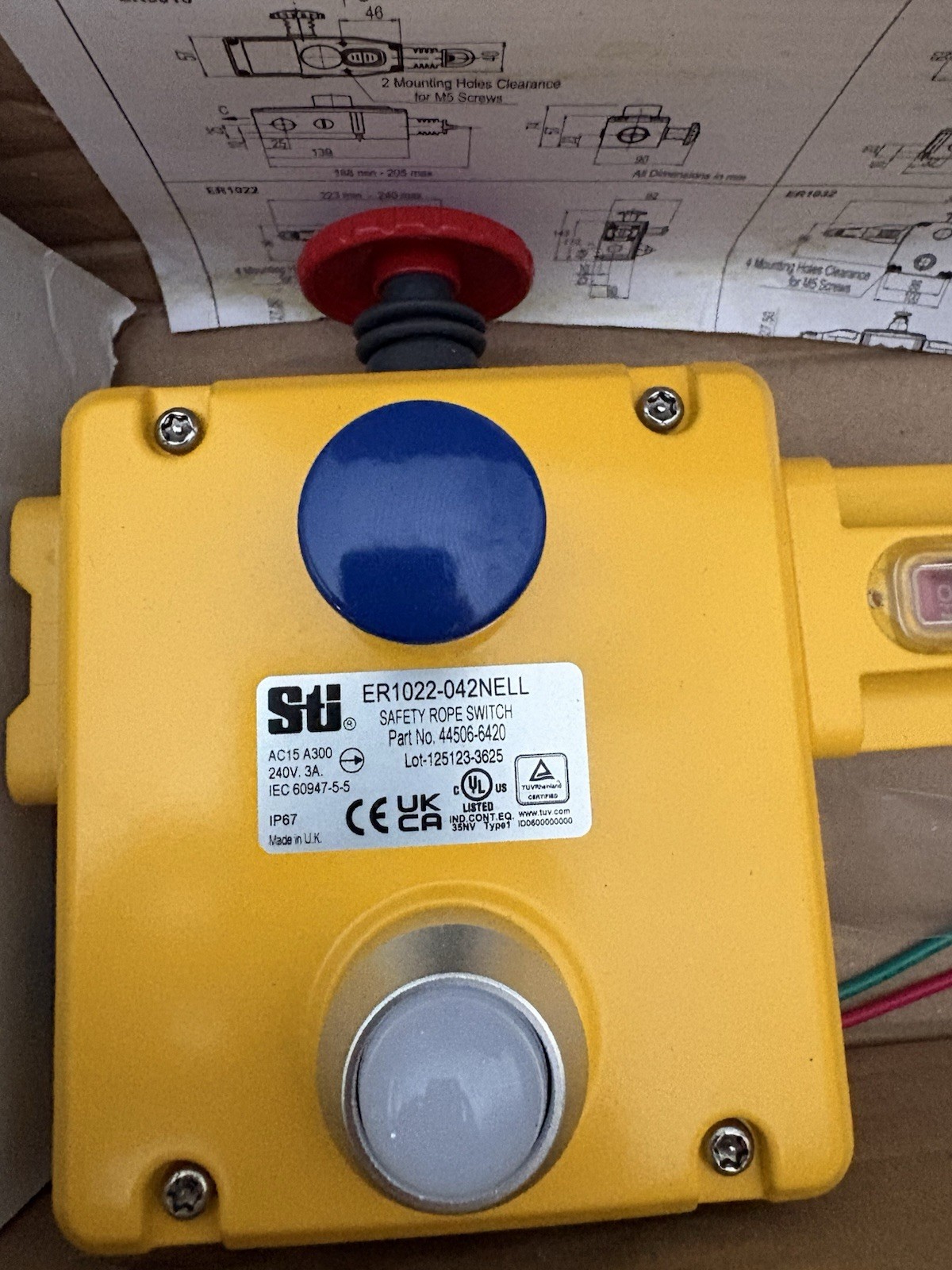 Omron STI ER1022 Rope Pull E-Stop 4NC/2NO LED Indicator