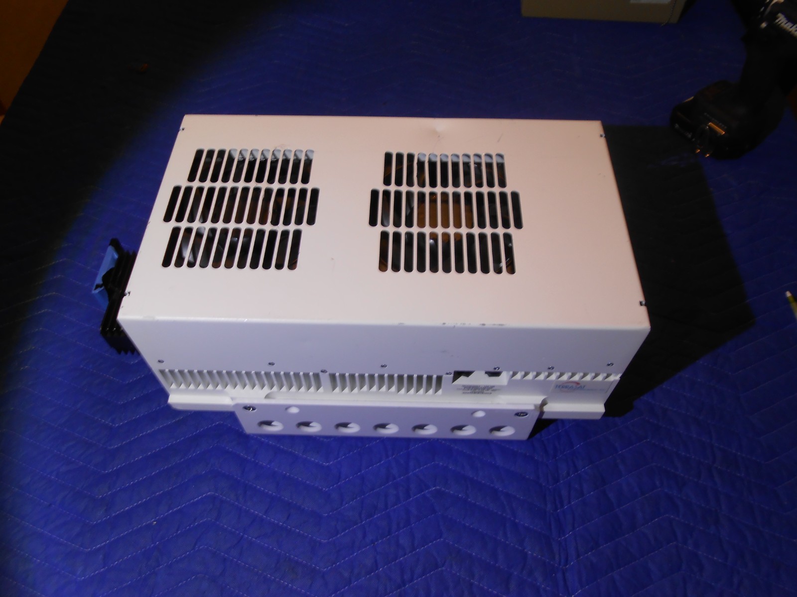 TERRASAT 100 WATT C BAND BUC. WORKS BUT UGLY CARRIER. SOLD FOR PARTS OR REPAIR