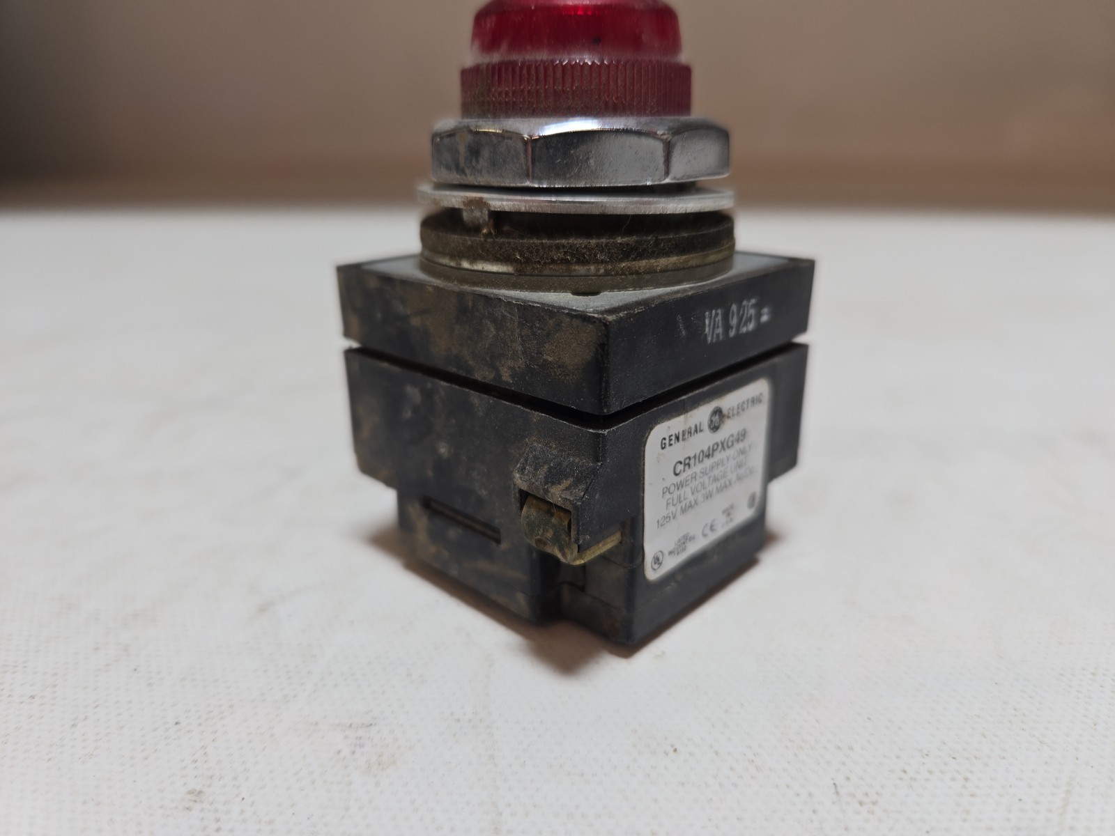 1 Used??? General Electric CR104PXG49 Pilot Light w/Red Cap, 125V Max, 3W Max