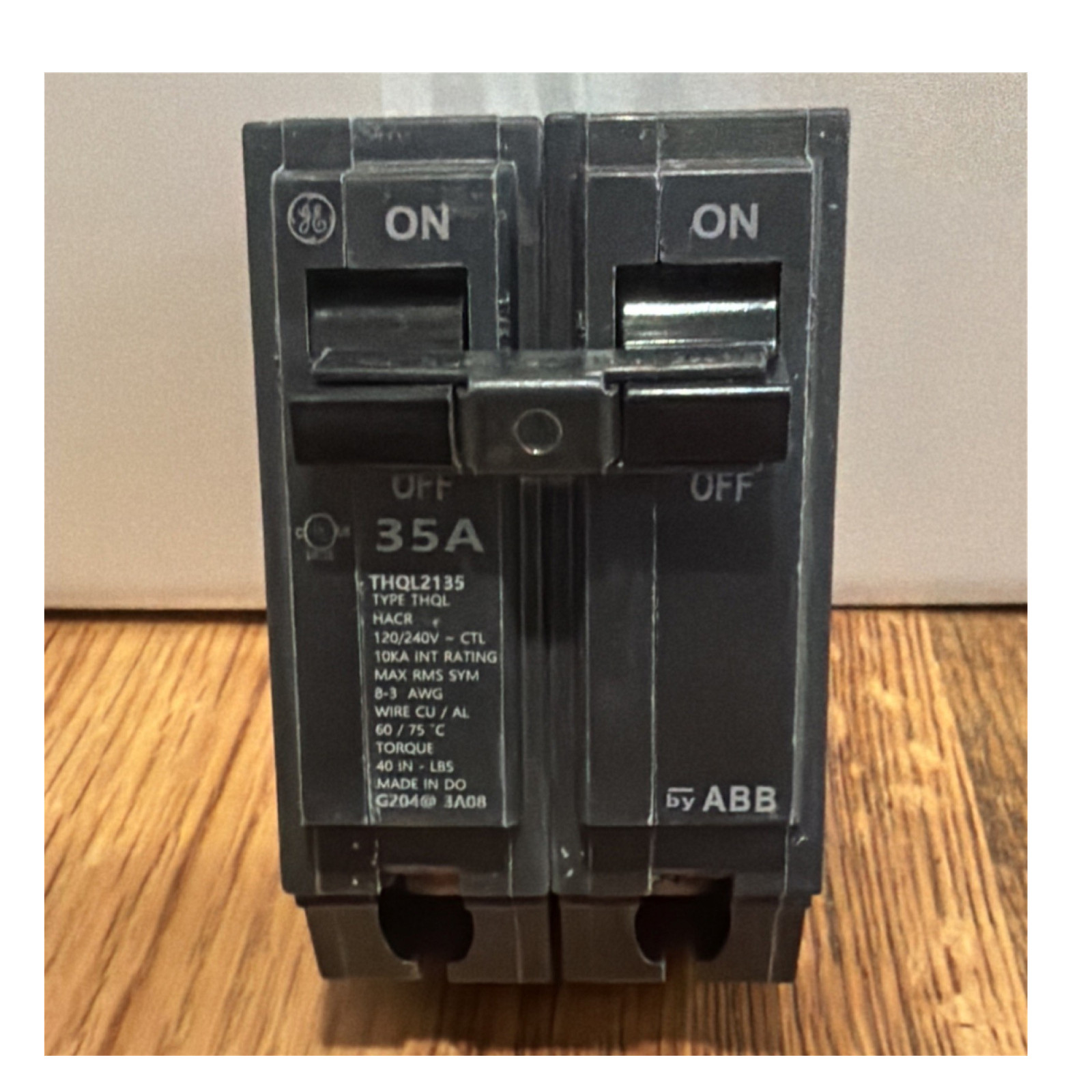 ABB THQL2135 35A 2-Pole Circuit Breaker 201-250V AC Thermal Overload