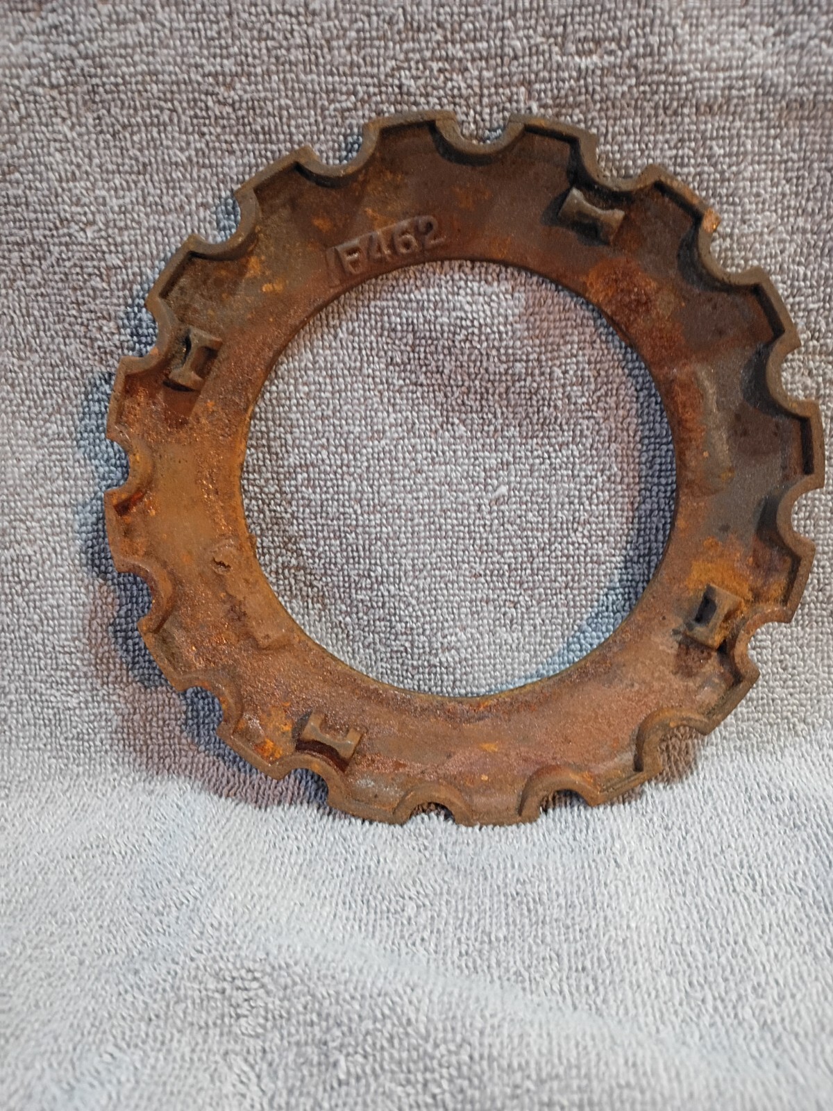 Black Hawk F462 CAST IRON SEED PLANTER PLATE F 462 16 Cell Rounds
