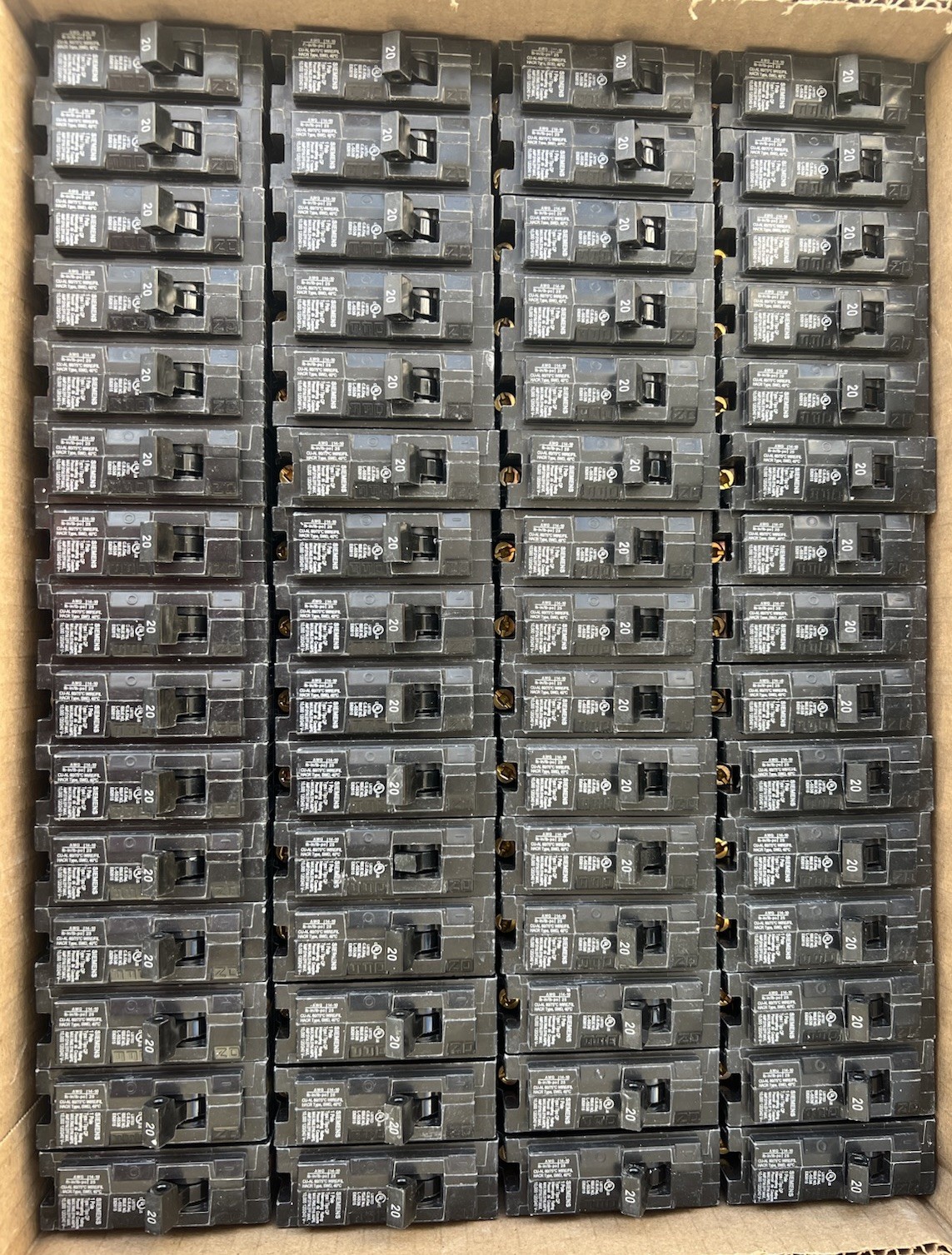 Square D Homeline HOM115 15A 101-150V 1-Pole Plug-In Thermal Breaker Lot