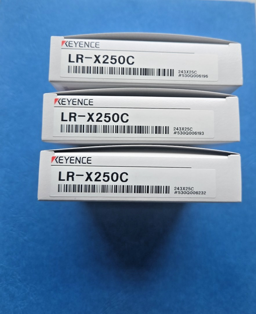 Keyence Laser Sensor 250mm 4-Pin LR-X250C, New, Factory Sealed