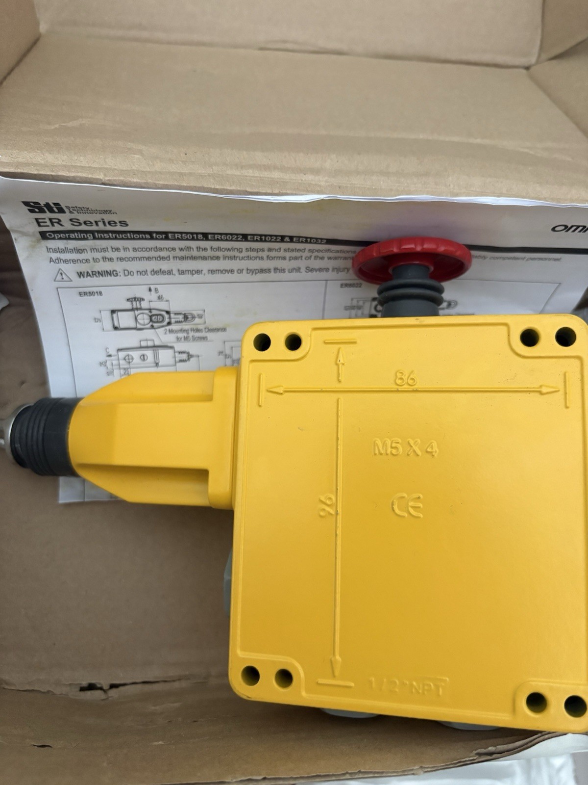 Omron STI ER1022 Rope Pull E-Stop 4NC/2NO LED Indicator